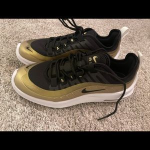 Nike air max 7y/8.5 women’s